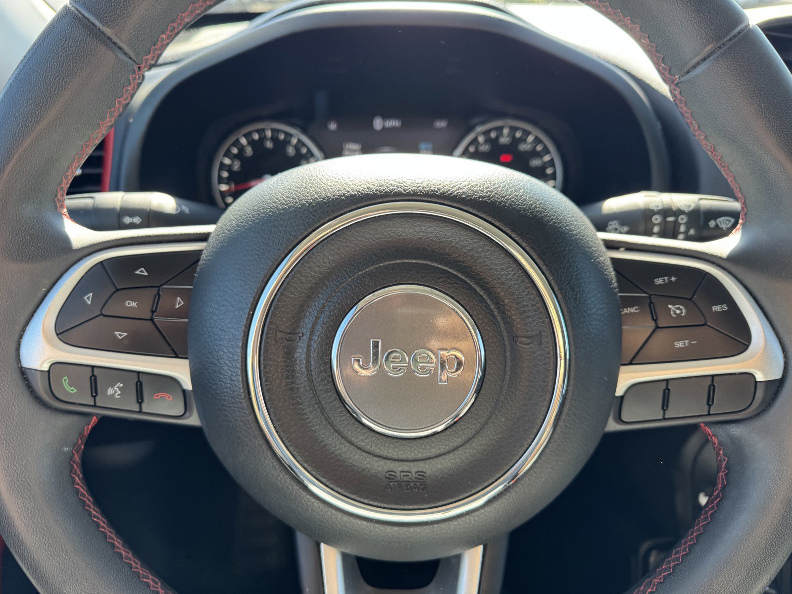 Used 2023 Jeep Renegade Trailhawk AWD/4WD image 26