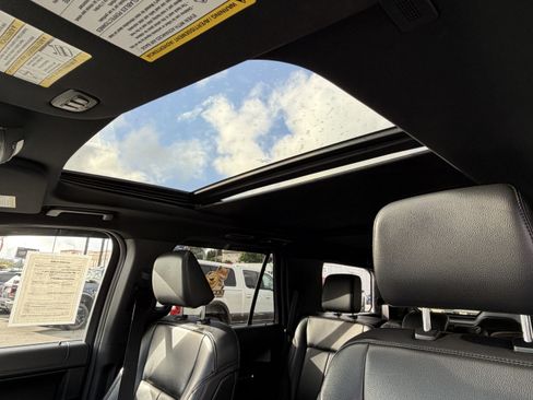 Used 2021 Ford Expedition XLT image 15