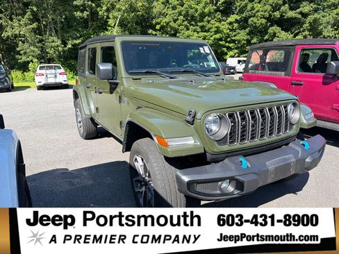 Used 2024 Jeep Wrangler Unlimited w/ Convenience Group AWD/4WD image 1