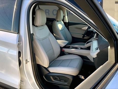 New 2026 Ford Explorer Active w/ Active Comfort Package image 11