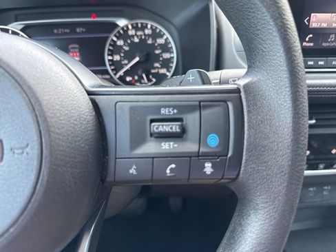 Used 2024 Nissan Rogue SV FWD image 20