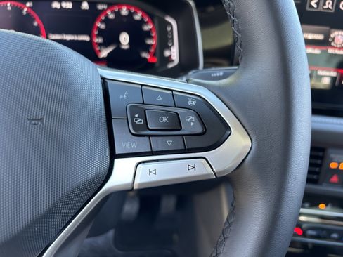 Certified 2025 Volkswagen Jetta SEL image 27