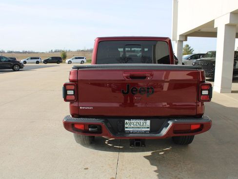 Used 2021 Jeep Gladiator Overland image 8