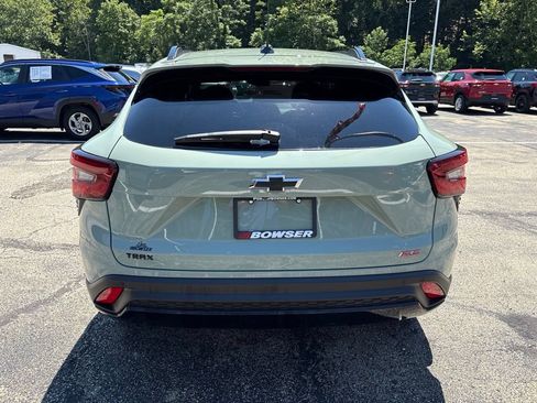 Certified 2024 Chevrolet Trax RS w/ Sunroof Package FWD image 4