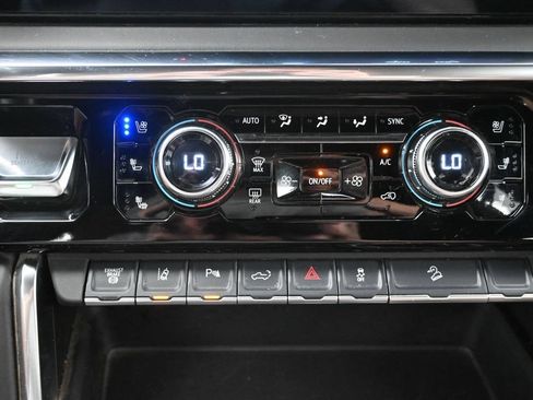 Used 2025 GMC Sierra 2500 Denali Ultimate AWD/4WD image 15