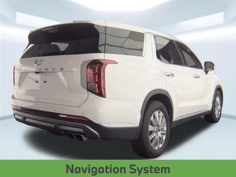 Used 2023 Hyundai Palisade SEL FWD image 2