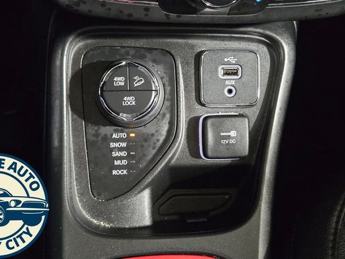 Used 2018 Jeep Compass Trailhawk w/ Leather Interior Group AWD/4WD image 17