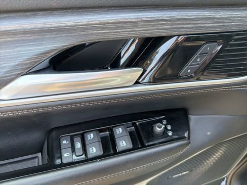 Used 2024 Jeep Wagoneer Series II w/ Flexible Seating Group image 22