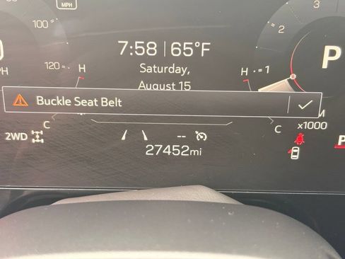Used 2025 GMC Yukon AT4 AWD/4WD image 17