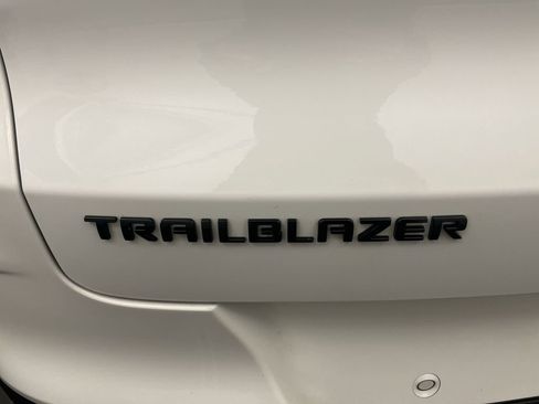 Used 2024 Chevrolet TrailBlazer RS w/ Convenience Package image 23