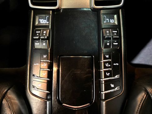 Used 2013 Porsche Panamera GTS image 26
