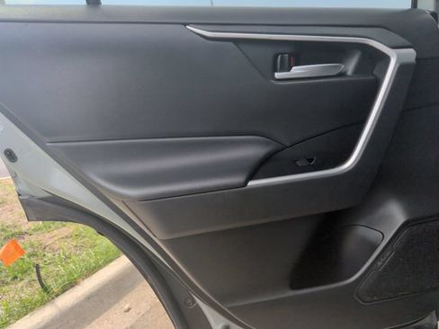 Used 2021 Toyota RAV4 XLE Premium AWD/4WD image 30