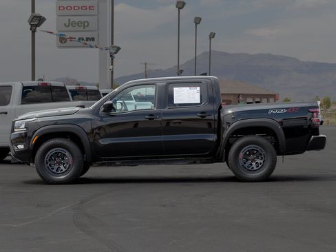 Used 2026 Nissan Frontier PRO-4X AWD/4WD image 2
