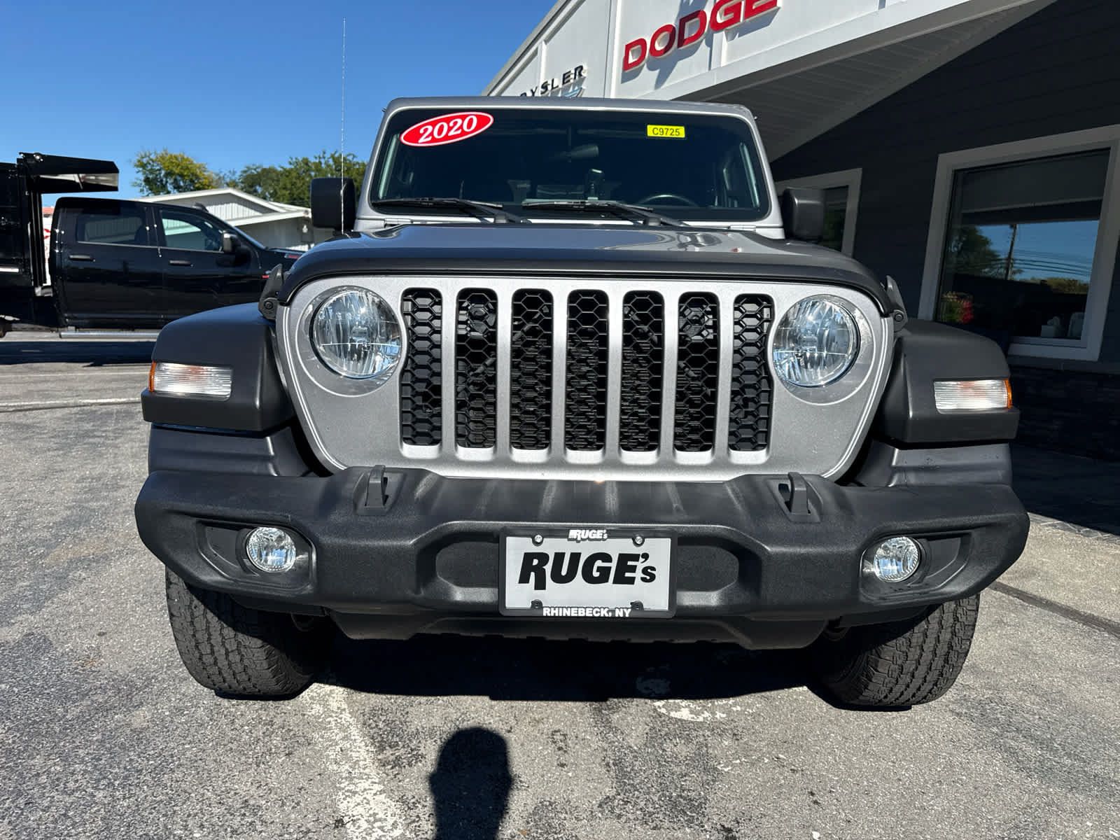 Used 2020 Jeep Gladiator Sport w/ Quick Order Package 24S AWD/4WD image 9