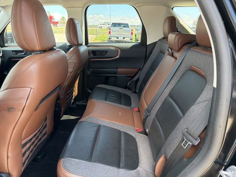 Used 2021 Ford Bronco Sport Outer Banks w/ Outer Banks Package (96D) image 14