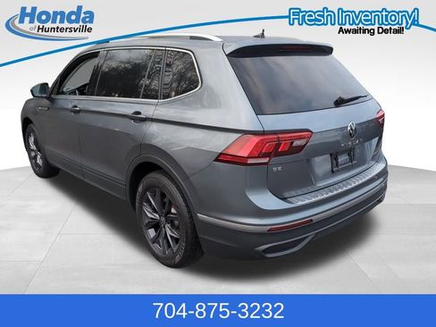 Used 2023 Volkswagen Tiguan SE w/ Panoramic Sunroof Package image 5