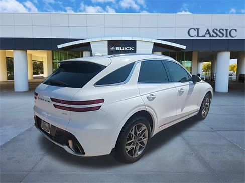 Used 2022 Genesis GV70 2.5T w/ Select Package image 8