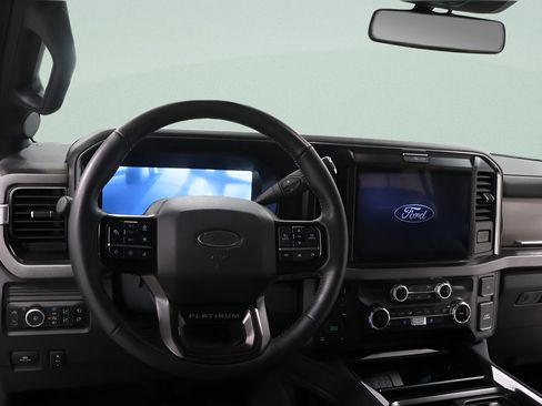 Used 2026 Ford F250 Platinum AWD/4WD image 7
