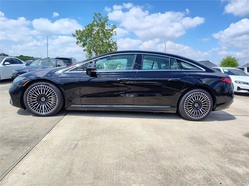 Certified 2022 Mercedes-Benz EQS 580 4MATIC Sedan image 3