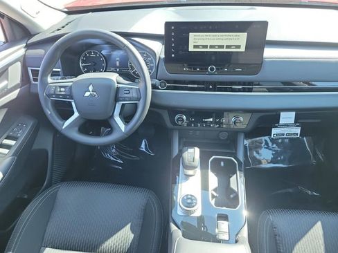 New 2026 Mitsubishi Outlander ES FWD image 14