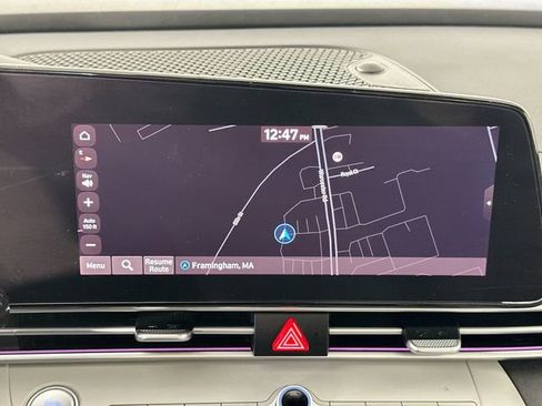 Used 2023 Hyundai Elantra Limited image 12