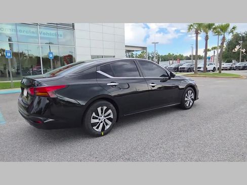 Used 2022 Nissan Altima 2.5 S FWD image 33