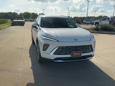 New 2025 Buick Envision Preferred image 3