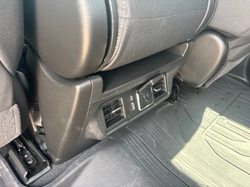 Used 2025 GMC Sierra 1500 SLE AWD/4WD image 25