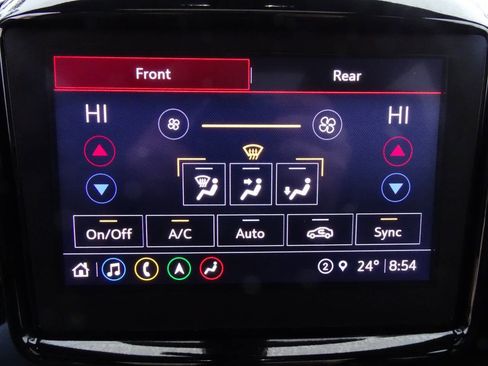 Used 2022 Chevrolet Traverse RS image 31