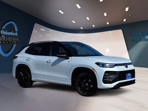 New 2026 Volkswagen Tiguan SE R-Line FWD image 2