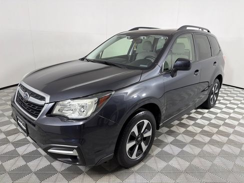 Used 2017 Subaru Forester 2.5i Premium AWD/4WD image 9