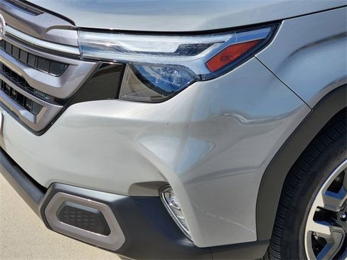 Used 2025 Subaru Forester Limited image 9