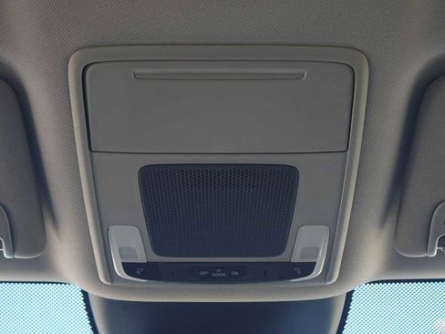 Used 2025 Honda Pilot EX-L image 24