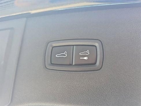 Used 2025 Porsche Cayenne image 18