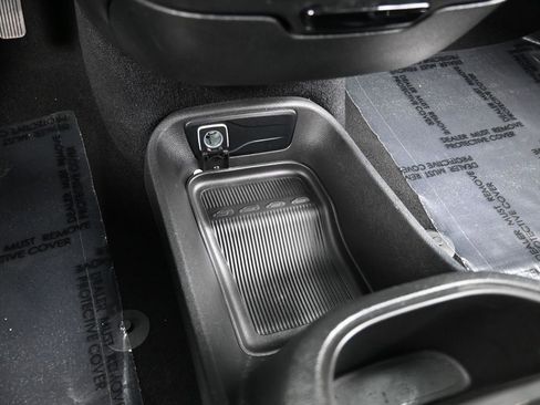 Used 2023 Chrysler Pacifica Touring-L w/ S Appearance Package image 25