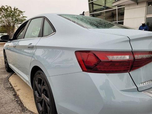 New 2026 Volkswagen Jetta SE image 10