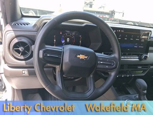 Used 2023 Chevrolet Colorado W/T AWD/4WD image 16