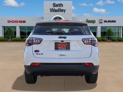 New 2026 Jeep Compass Latitude image 6