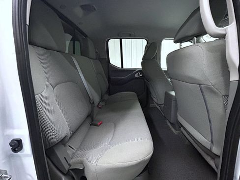 Used 2018 Nissan Frontier SV w/ Value Truck Package AWD/4WD image 18