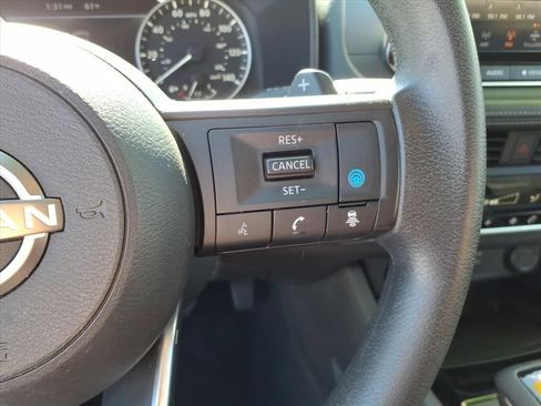 Used 2024 Nissan Rogue SV image 21