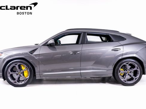 Used 2021 Lamborghini Urus image 2