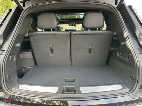 New 2026 Cadillac Vistiq Sport image 14