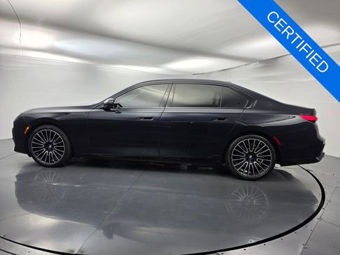 Certified 2024 BMW 760i xDrive w/ Executive Package AWD/4WD image 7