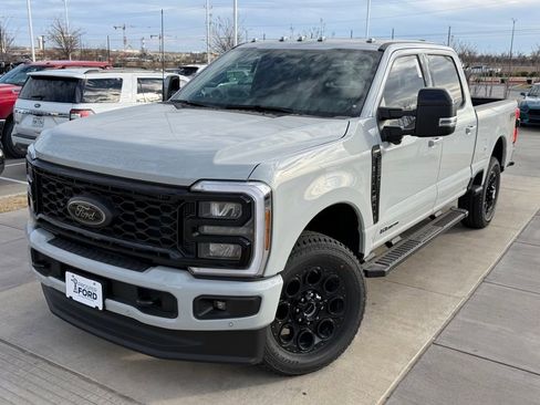 New 2026 Ford F250 Lariat w/ Black Appearance Package image 26