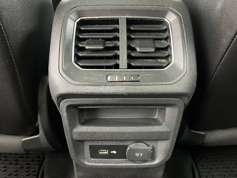 Used 2018 Volkswagen Tiguan SEL FWD image 28