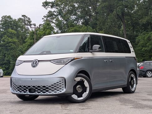 Used 2025 Volkswagen ID. Buzz Pro S Plus RWD image 4