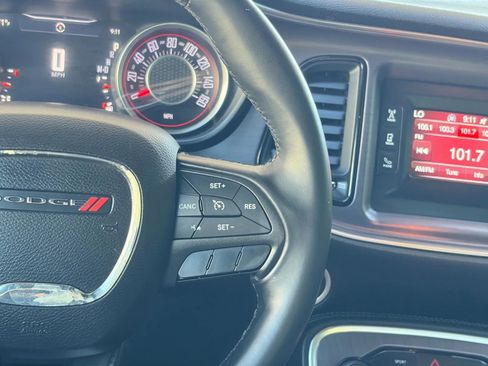 Used 2016 Dodge Challenger R/T RWD image 28