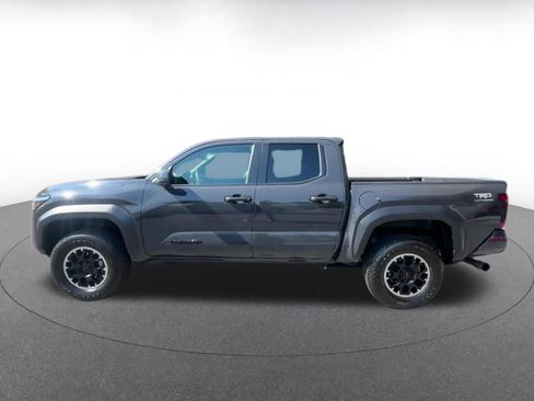 Used 2024 Toyota Tacoma TRD Off-Road AWD/4WD image 9