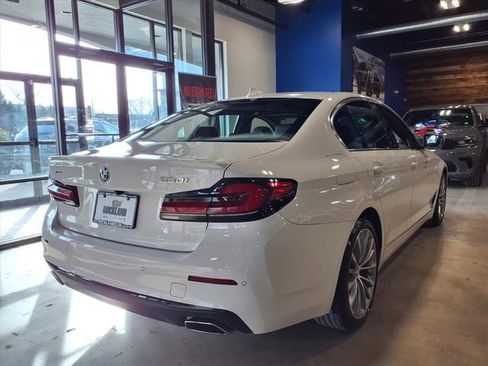 Used 2022 BMW 530i xDrive w/ Premium Package image 6