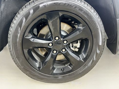 Used 2024 Jeep Grand Cherokee L Limited w/ Black Appearance Package image 28